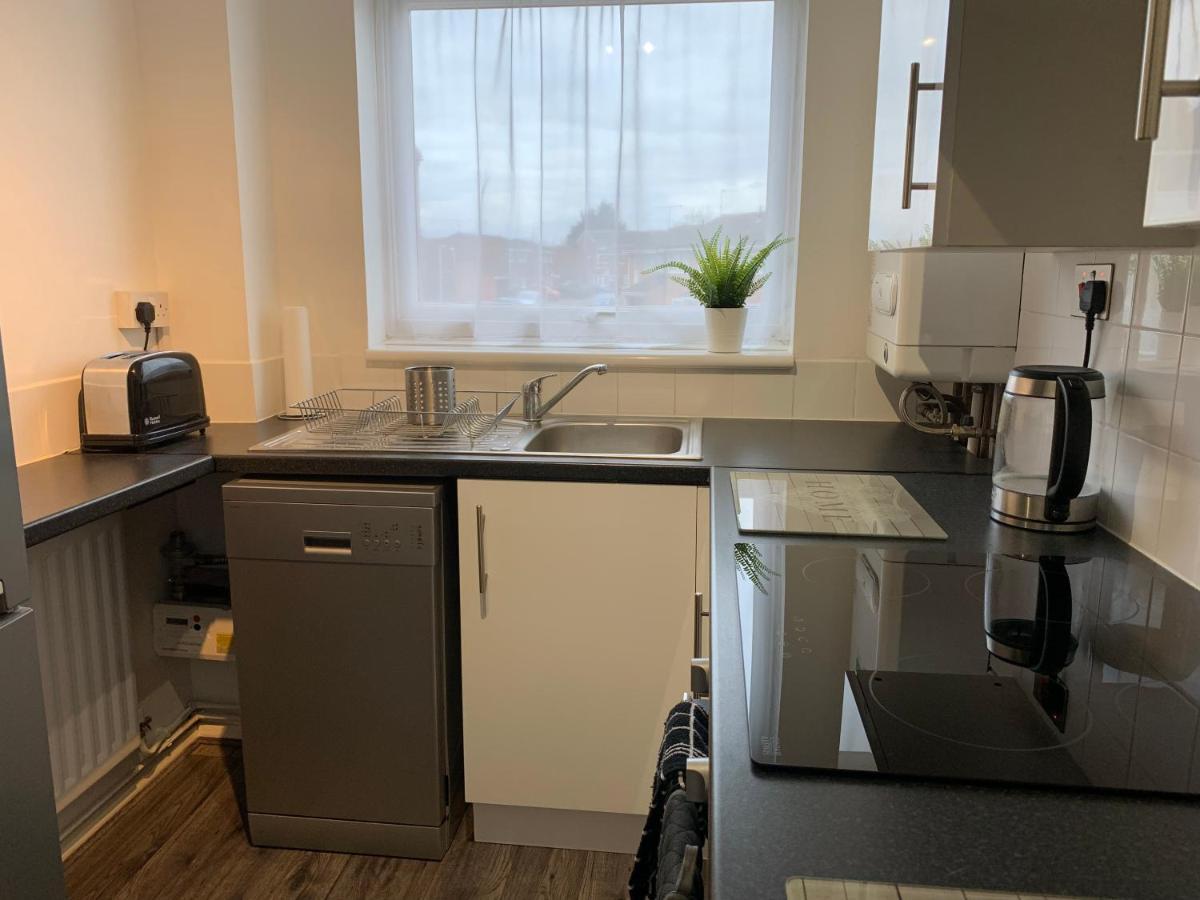 Modern Cosy Warm Home With Free Parking 첼름스퍼드 외부 사진